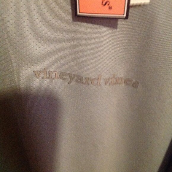 Vineyard Vines Men's Long Sleeve Performance Gray T-Shirt - New with Tags - Picture 3 of 4